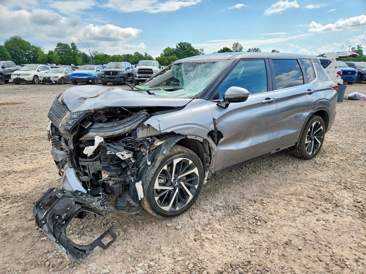 2023 MITSUBISHI OUTLANDER SE