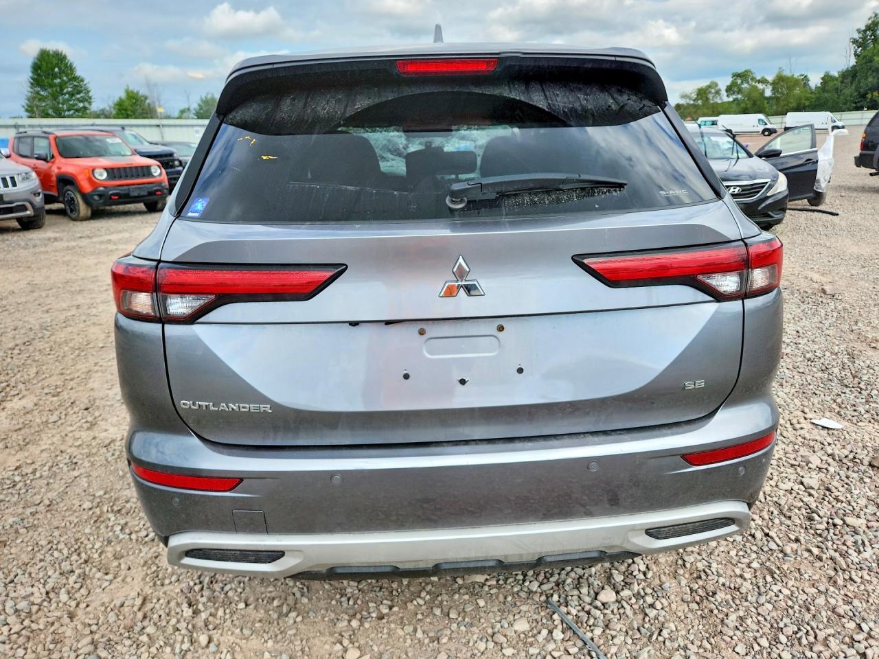 2023 MITSUBISHI OUTLANDER SE — Фото 6 из 14