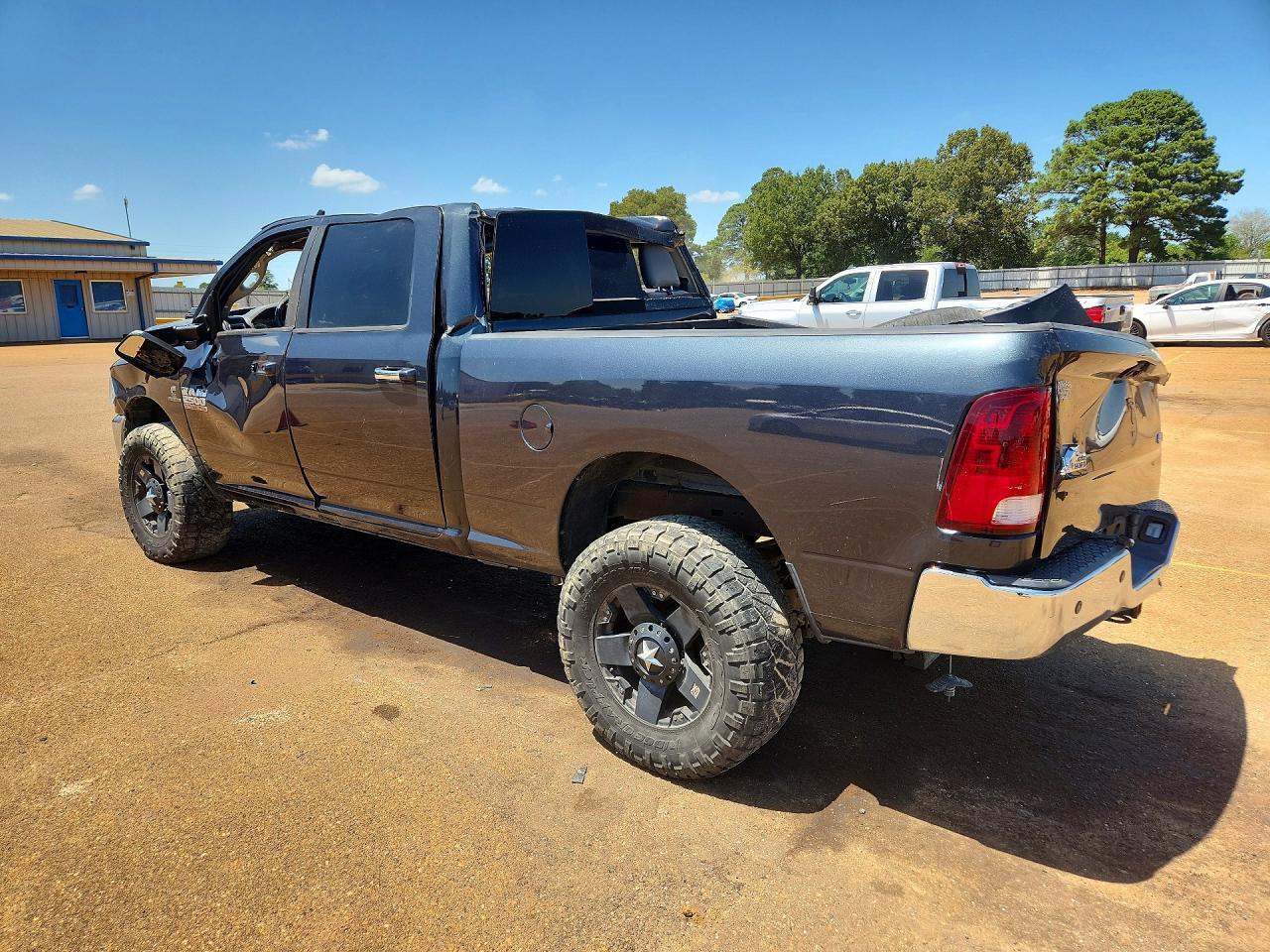 2015 RAM 2500 SLT — Фото 2 из 12