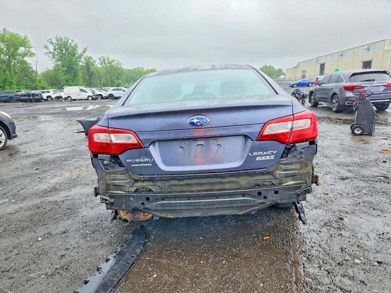 2015 SUBARU LEGACY 2.5I — Фото 6 из 13