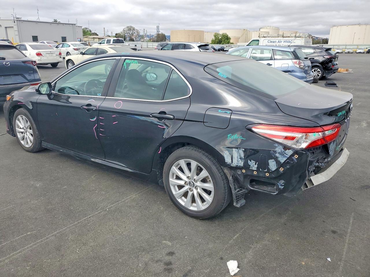2018 TOYOTA CAMRY LE — Фото 2 из 12