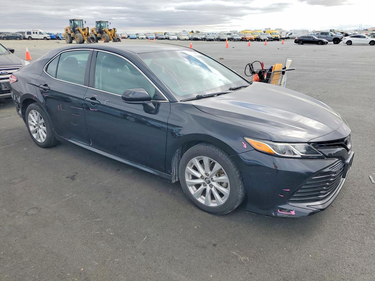 2018 TOYOTA CAMRY LE — Фото 4 из 12