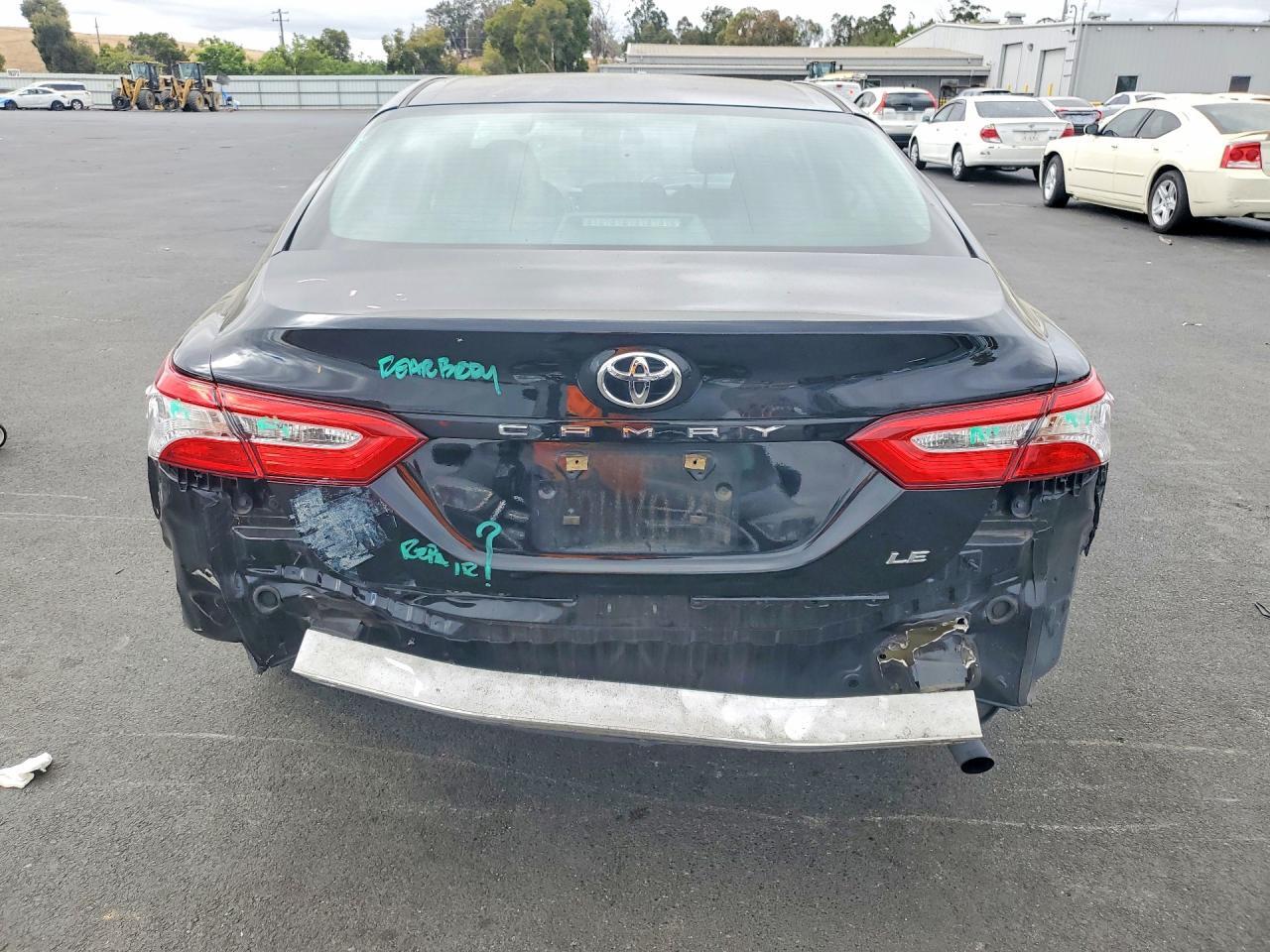 2018 TOYOTA CAMRY LE — Фото 6 из 12