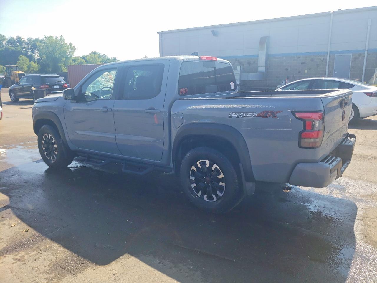 2023 NISSAN FRONTIER PRO-4X — Фото 2 из 13
