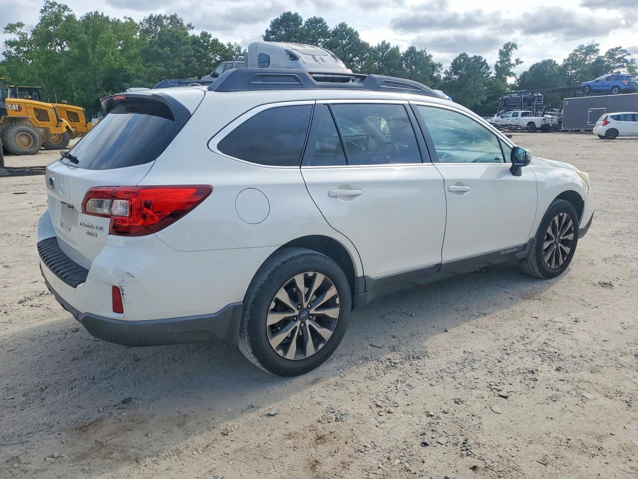4S4BSENC7F3226364 2015 SUBARU OUTBACK photo no. 3