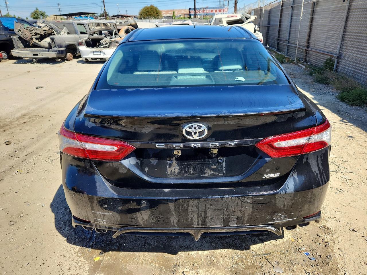 2018 TOYOTA CAMRY XSE — Фото 6 из 12