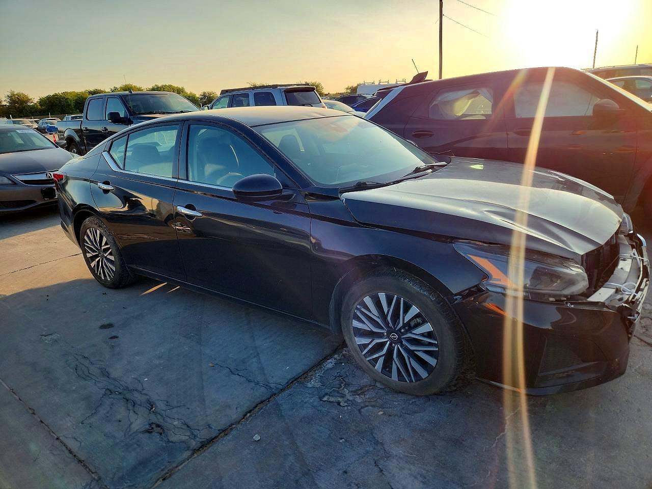 2023 NISSAN ALTIMA SV — Фото 4 из 12