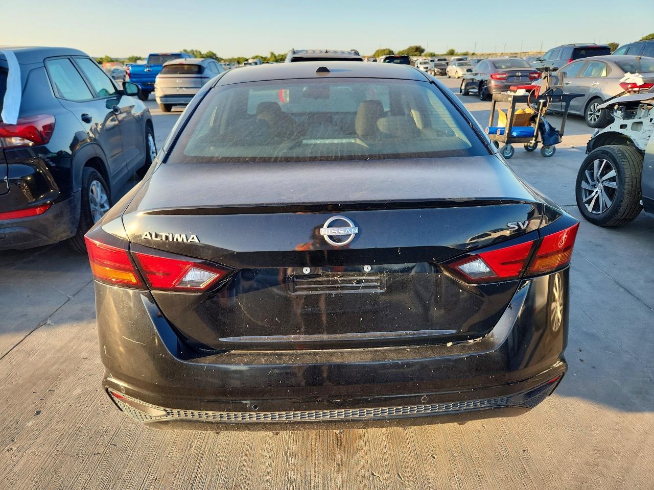 2023 NISSAN ALTIMA SV — Фото 6 из 12
