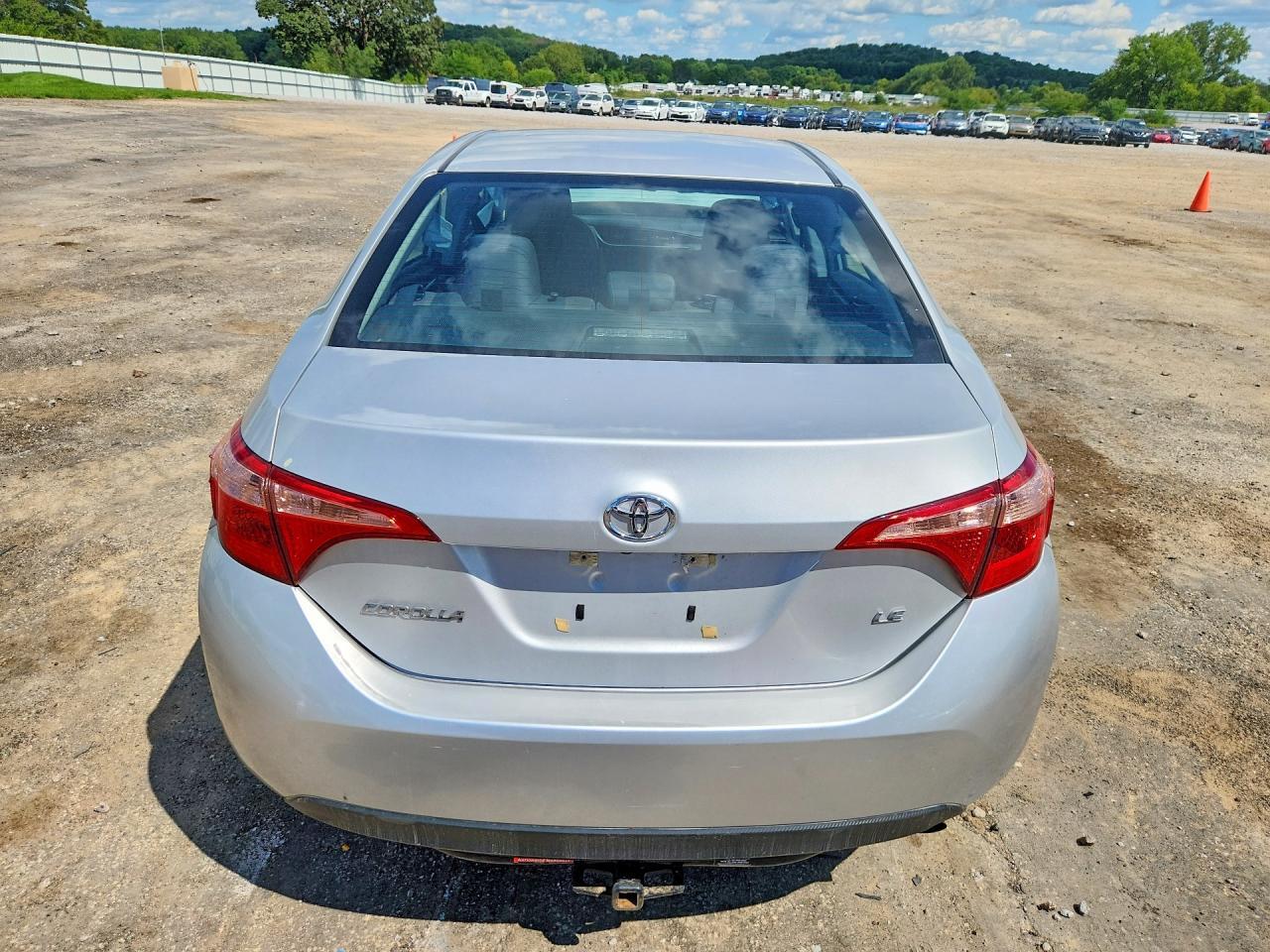 2018 TOYOTA COROLLA LE — Фото 6 из 12