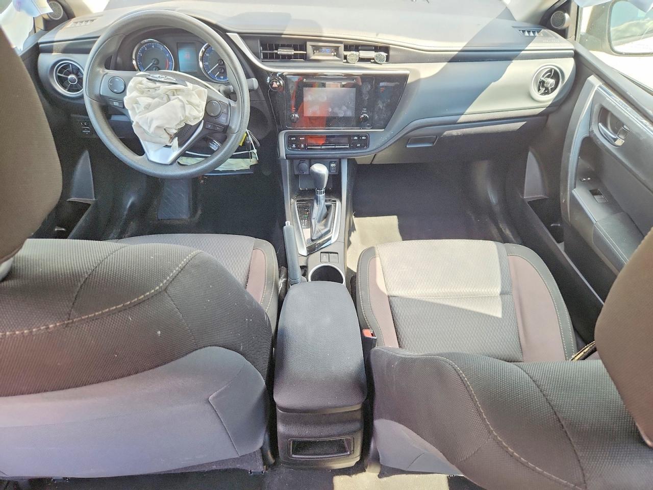 2018 TOYOTA COROLLA LE — Фото 8 из 12