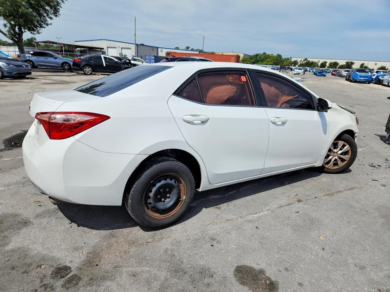 2018 TOYOTA COROLLA L — Фото 3 из 12