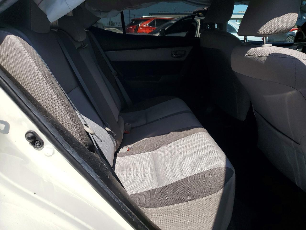 2018 TOYOTA COROLLA LE — Фото 10 из 13