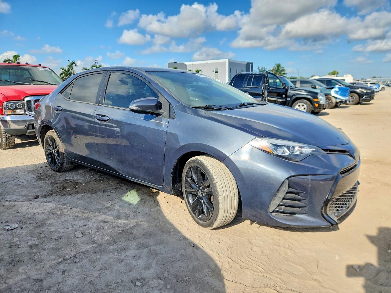 2018 TOYOTA COROLLA SE — Фото 4 из 12