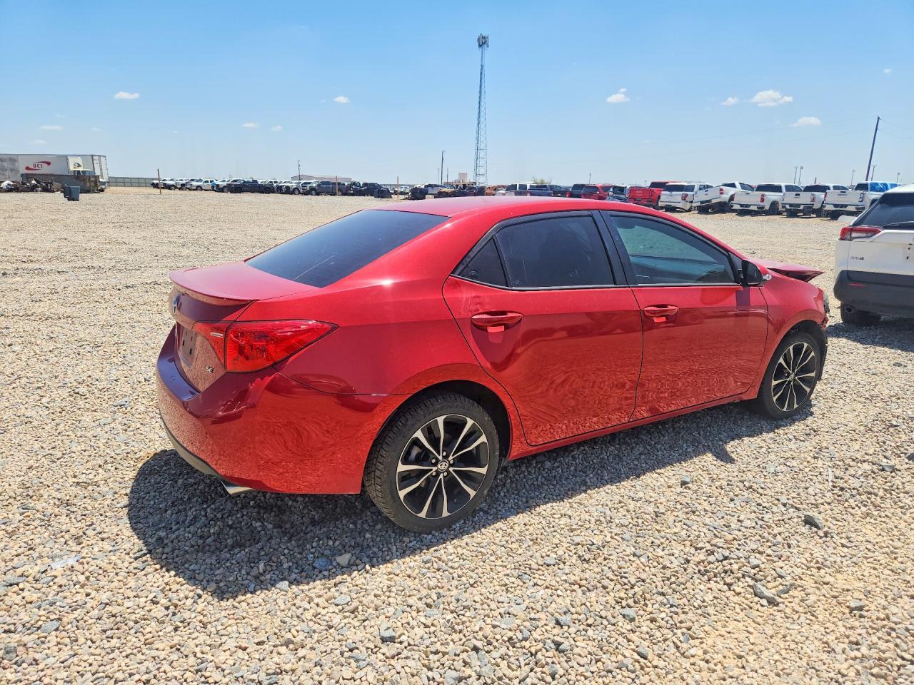 2018 TOYOTA COROLLA SE — Фото 3 из 13