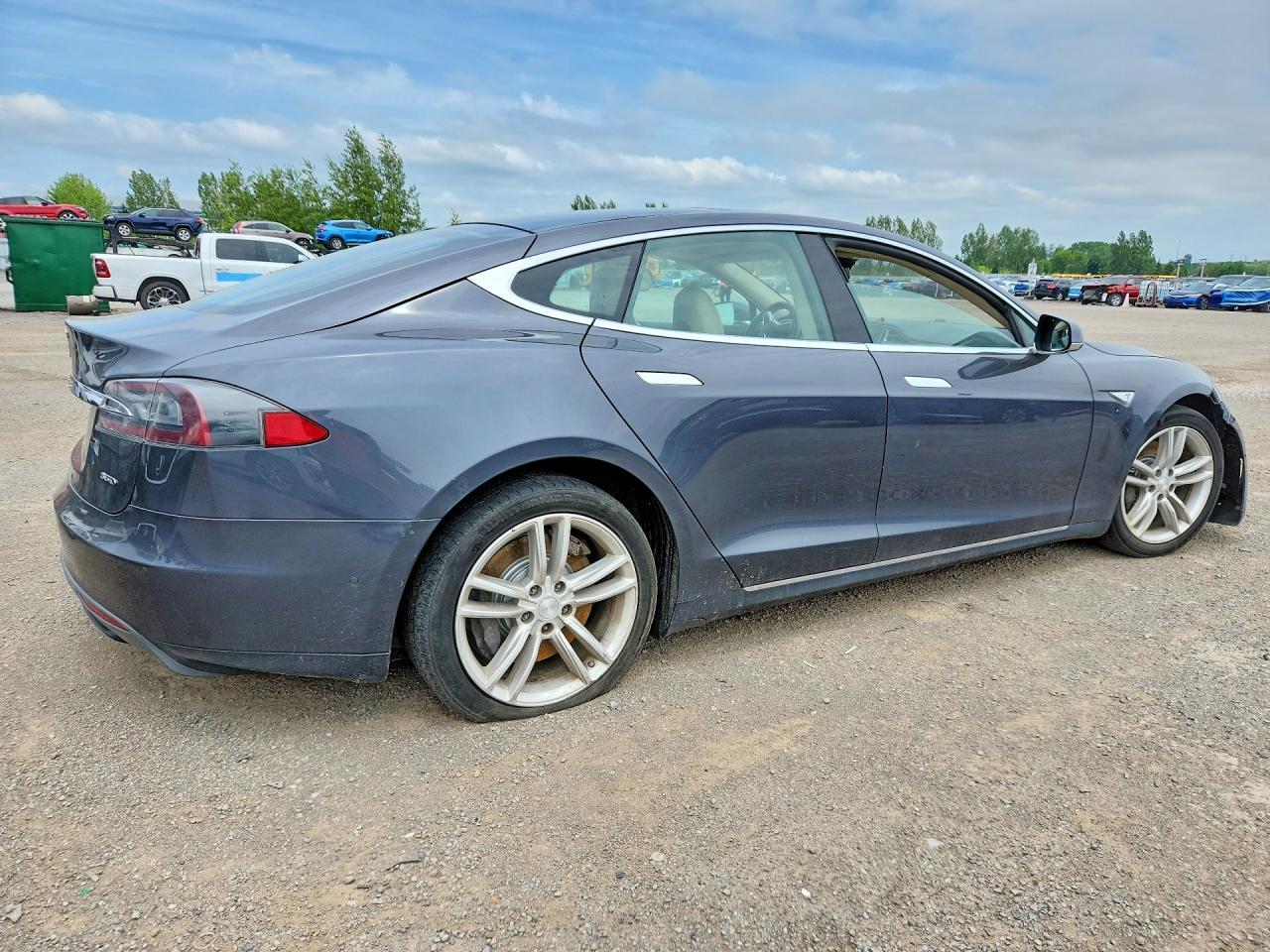 2015 TESLA MODEL S 85D — Фото 3 из 12