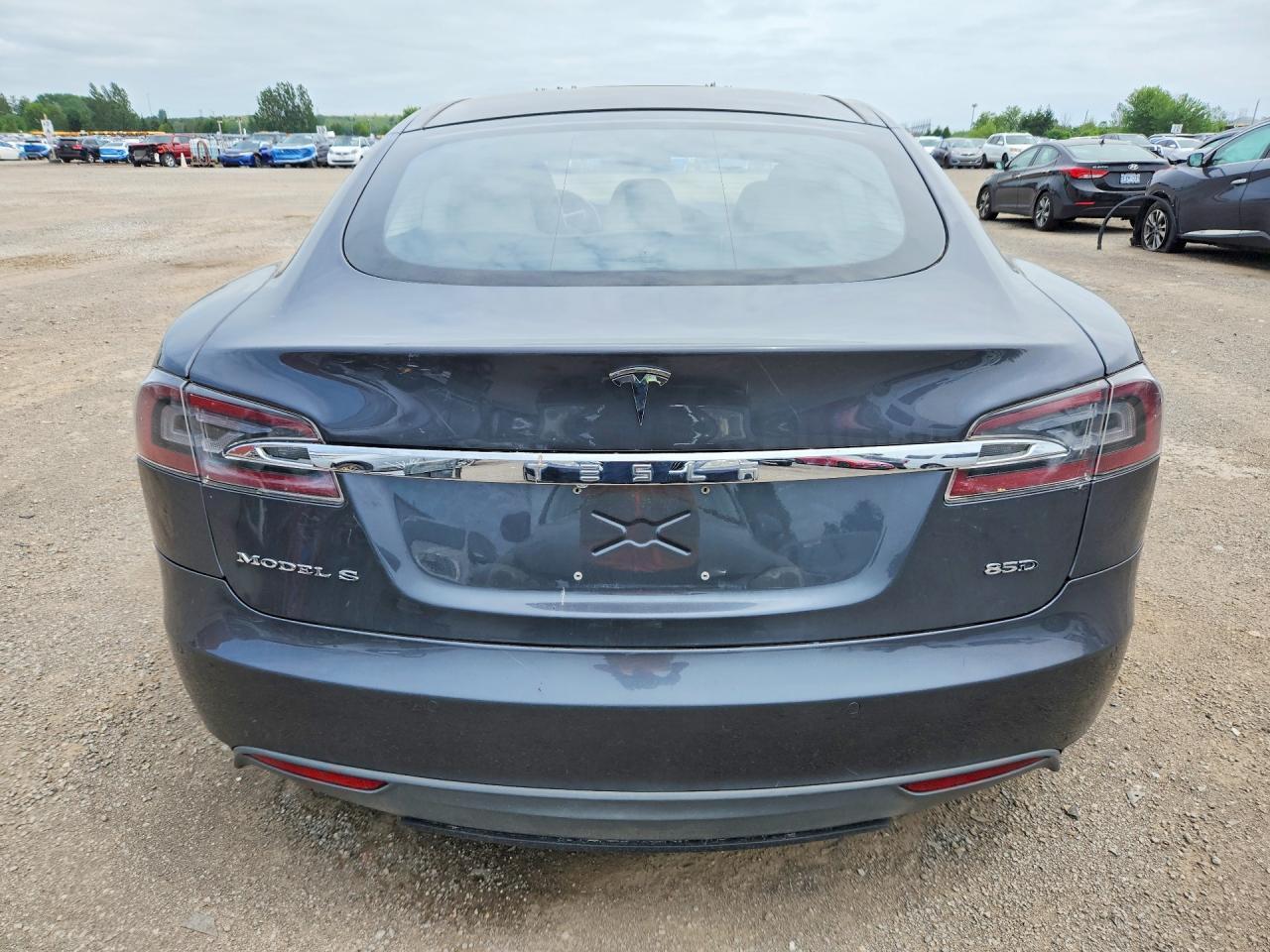 2015 TESLA MODEL S 85D — Фото 6 из 12