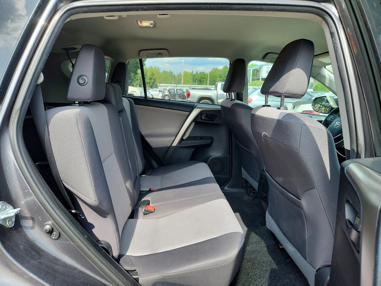 2T3BFREV5FW358568 2015 TOYOTA RAV4 photo no. 11