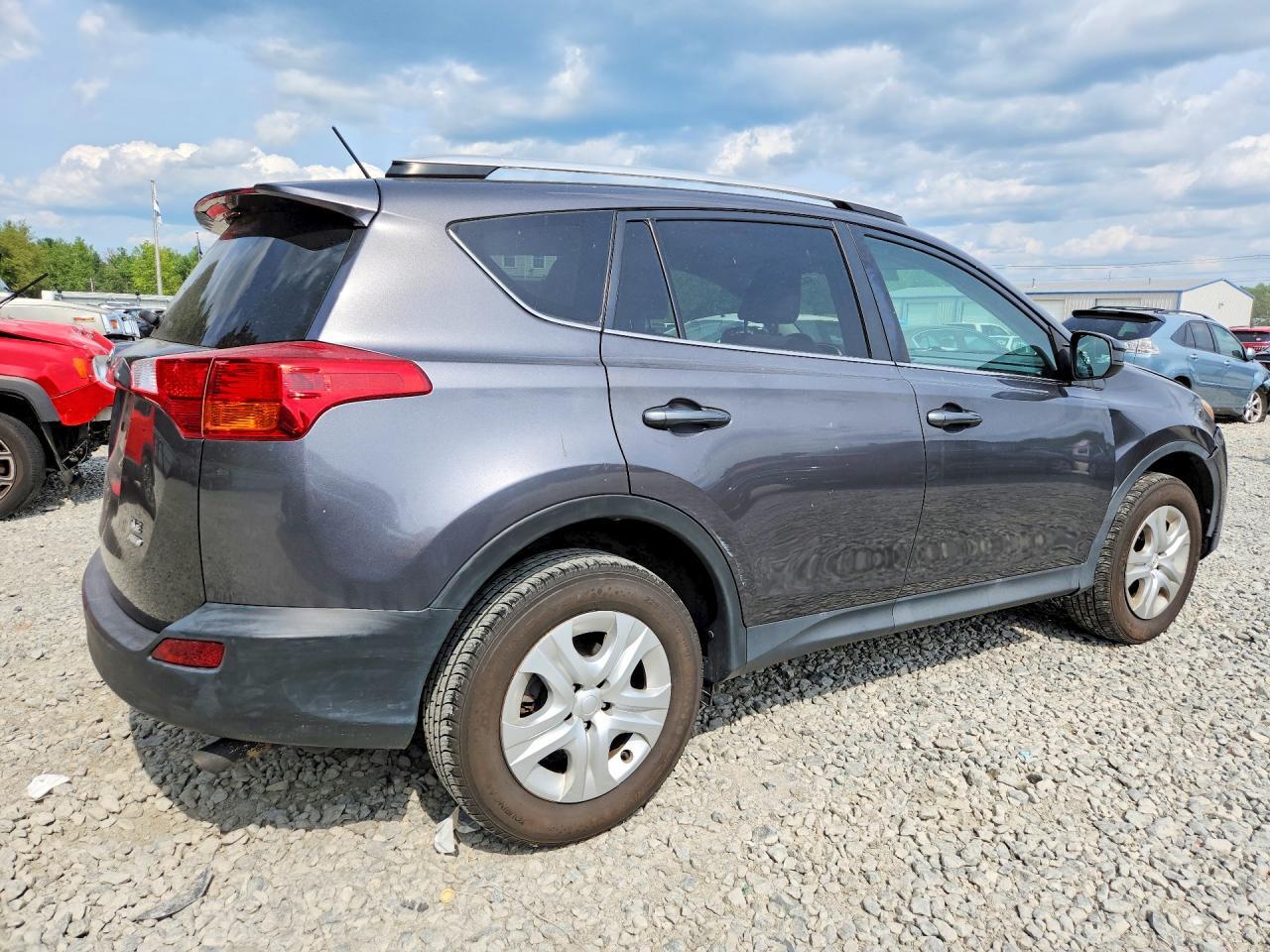 2T3BFREV5FW358568 2015 TOYOTA RAV4 photo no. 3