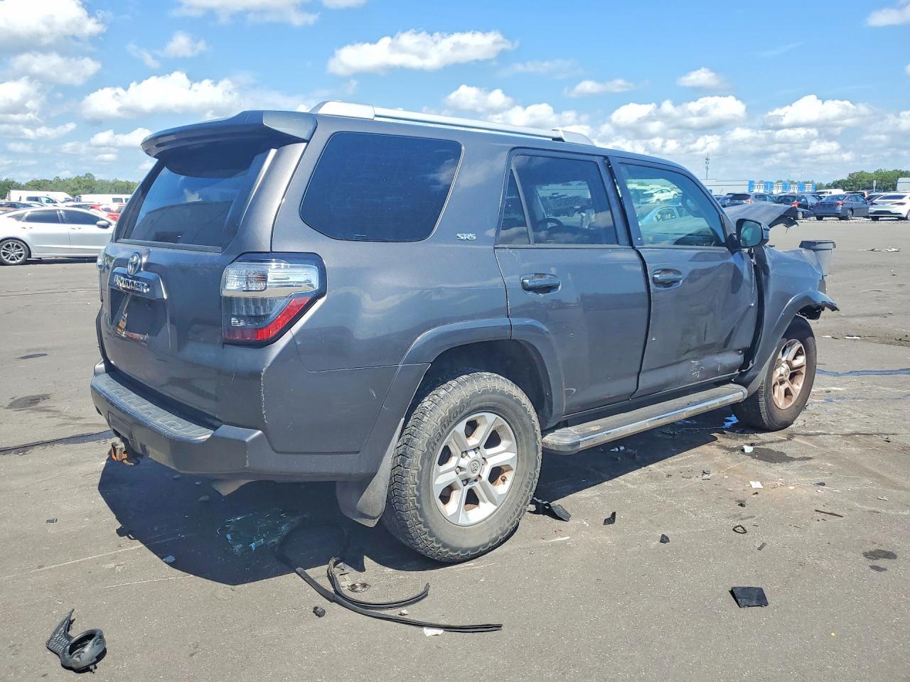 2015 TOYOTA 4RUNNER SR5 — Фото 3 из 13