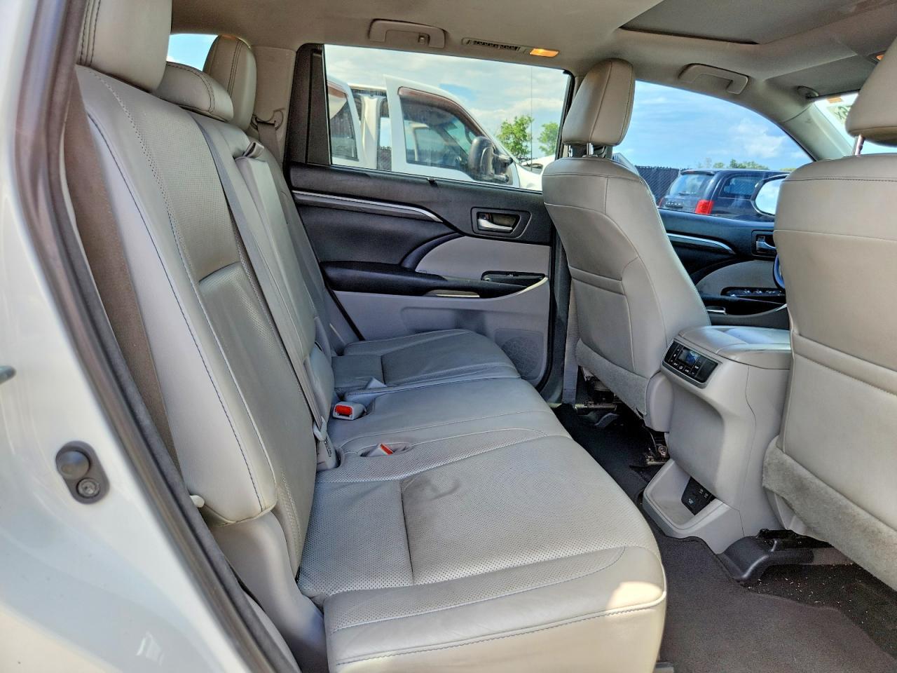 2018 TOYOTA HIGHLANDER LIMITED — Фото 11 из 13