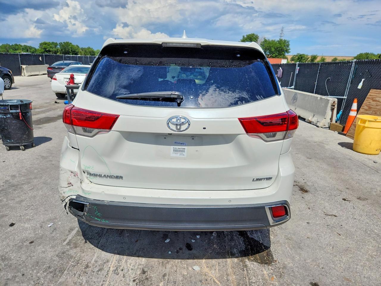 2018 TOYOTA HIGHLANDER LIMITED — Фото 6 из 13