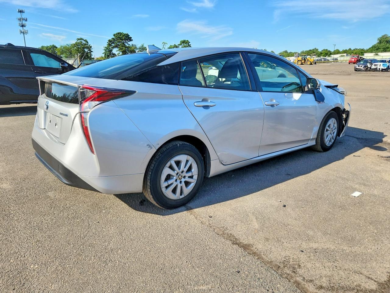 2018 TOYOTA PRIUS ONE — Фото 3 из 12