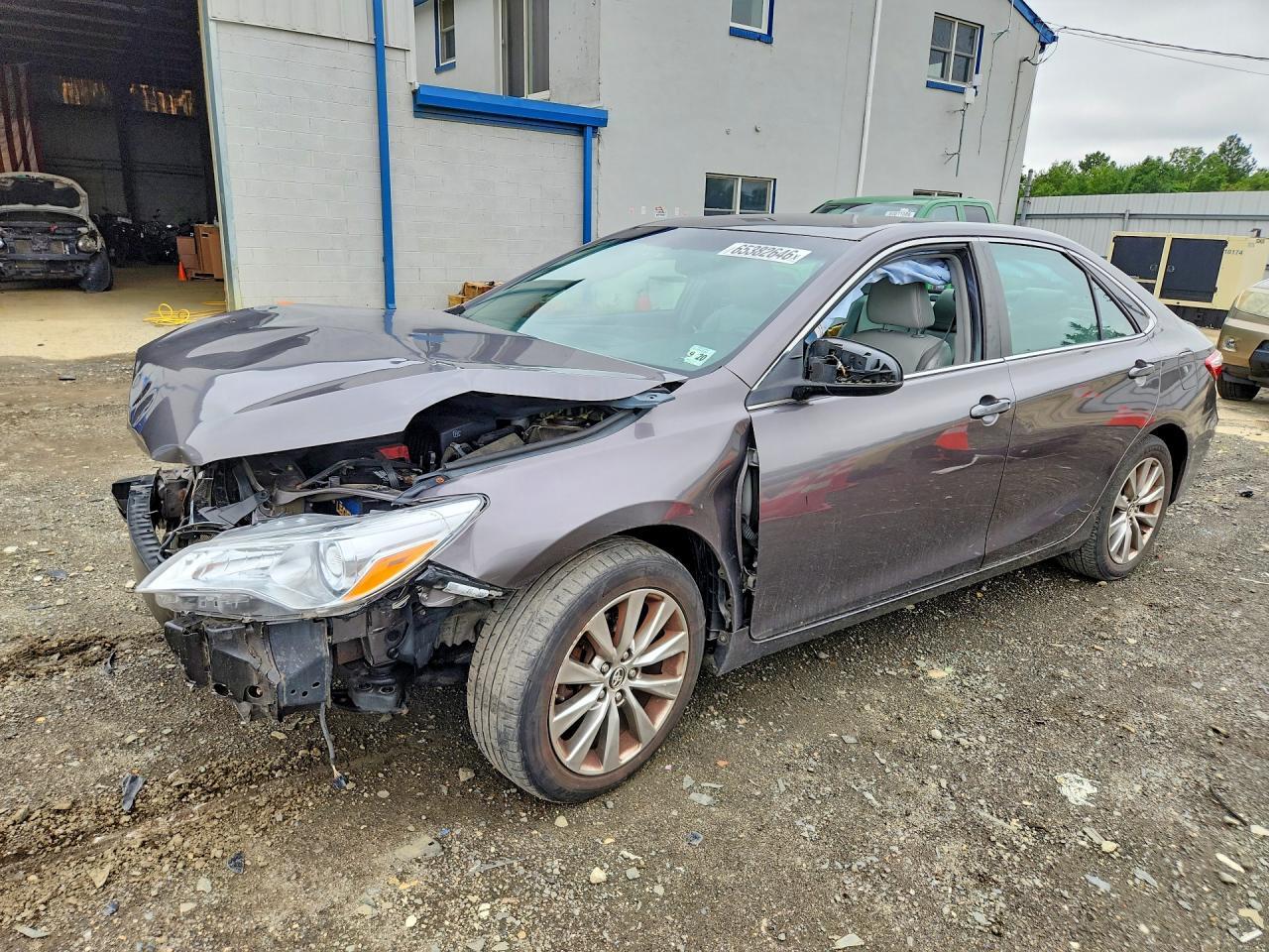 2015 TOYOTA CAMRY XLE