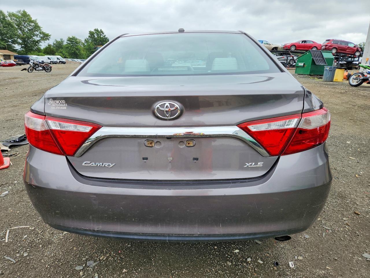 2015 TOYOTA CAMRY XLE — Фото 6 из 12
