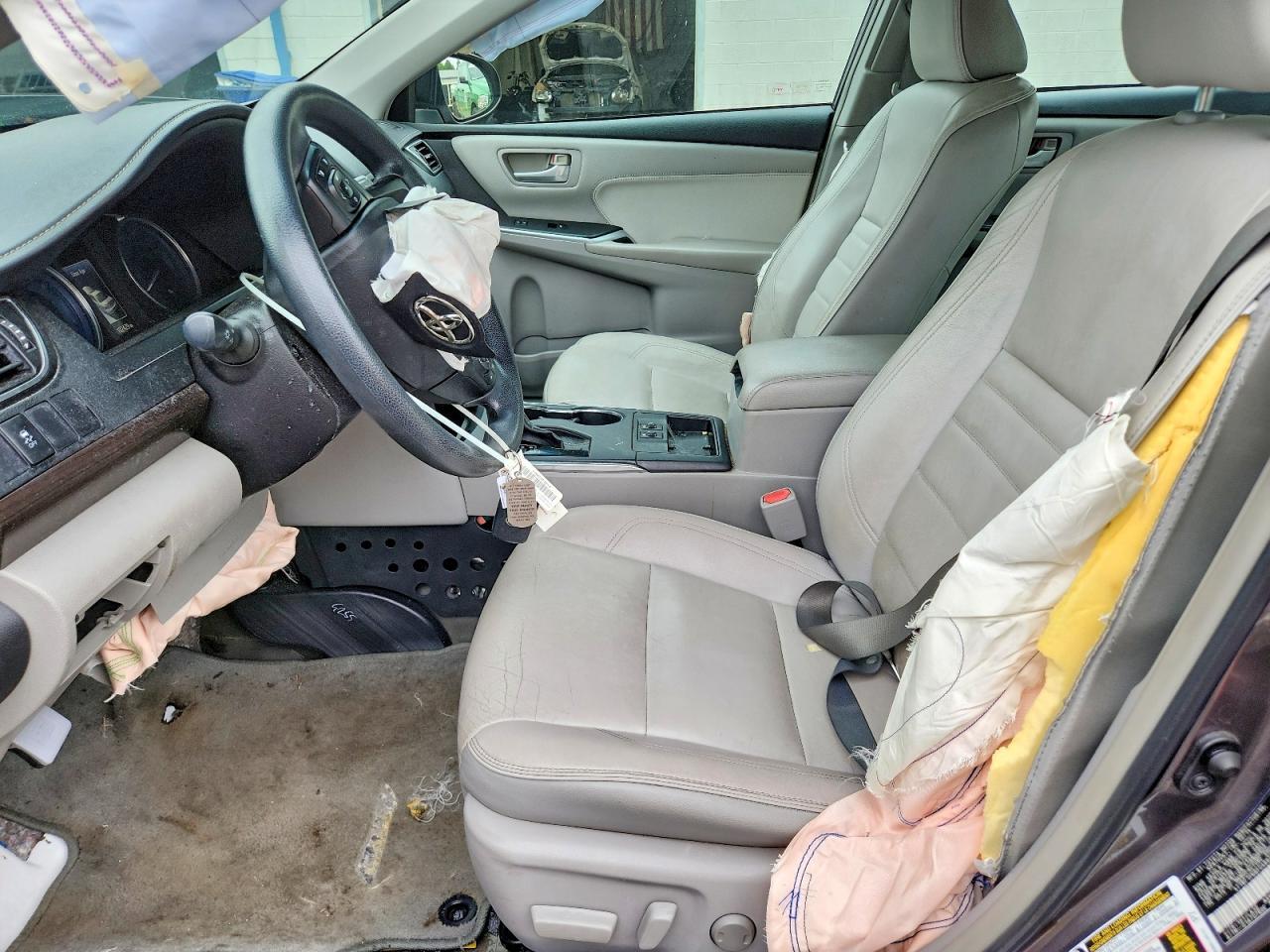 2015 TOYOTA CAMRY XLE — Фото 7 из 12