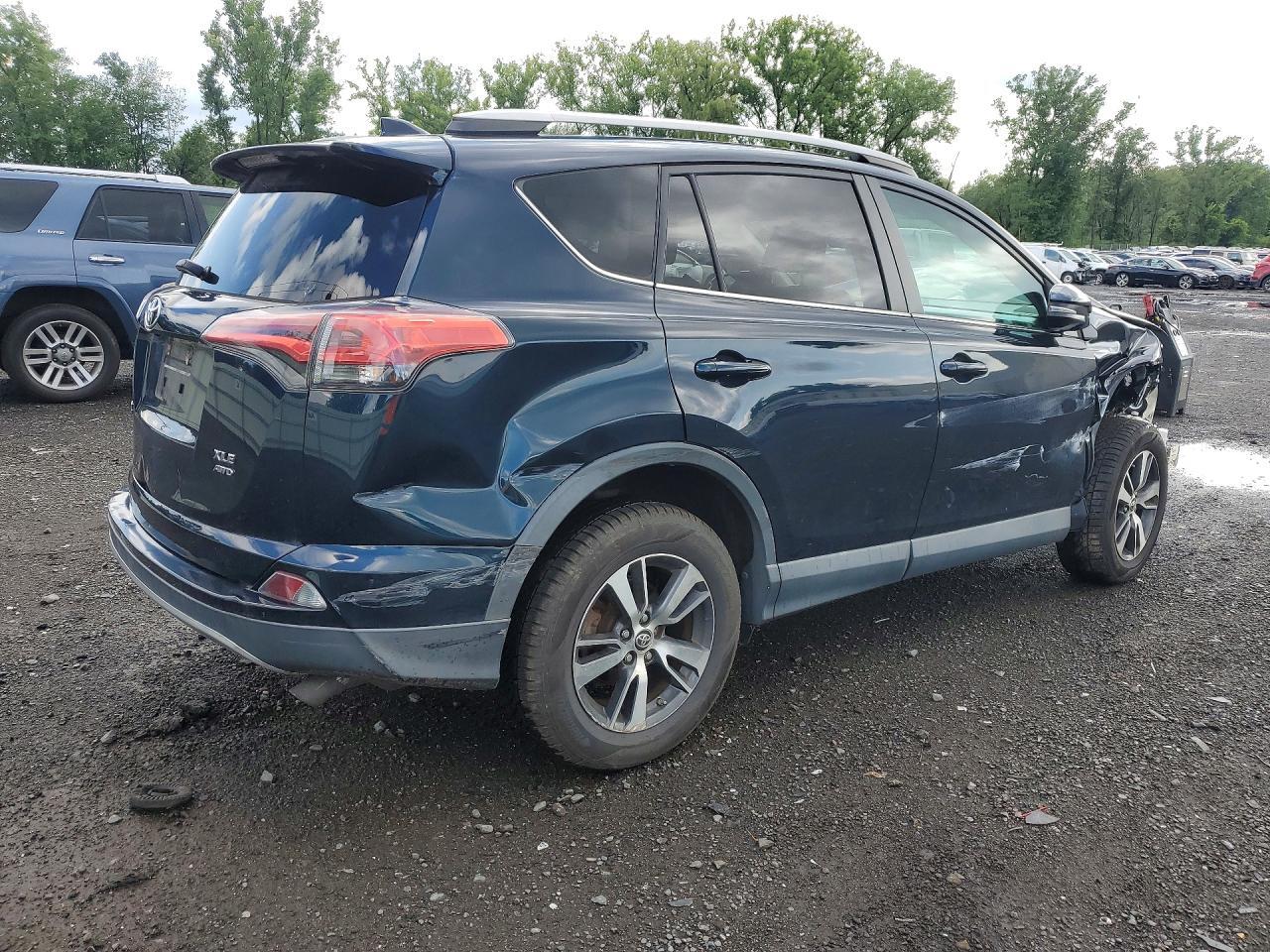 2018 TOYOTA RAV4 XLE — Фото 3 из 14