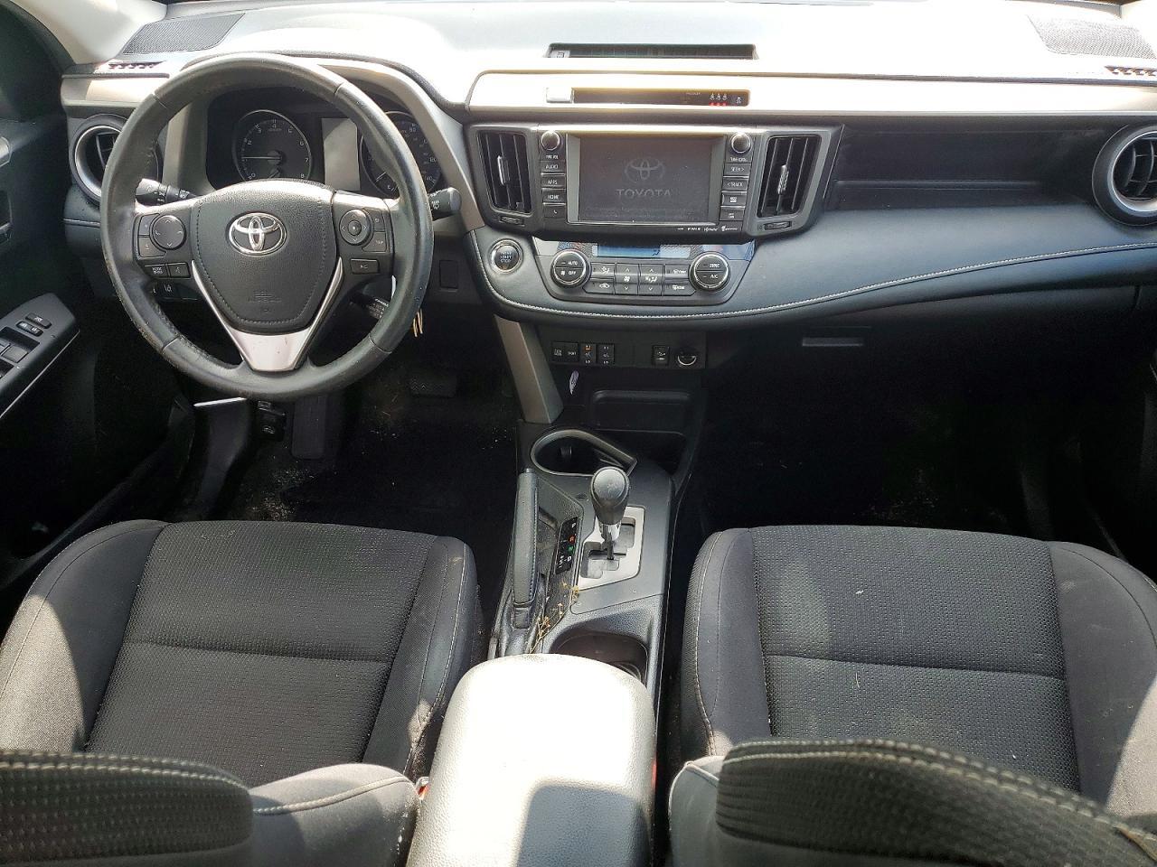 2018 TOYOTA RAV4 XLE — Фото 8 из 14