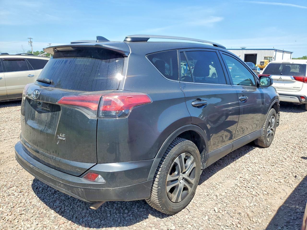 2018 TOYOTA RAV4 LE — Фото 3 из 14