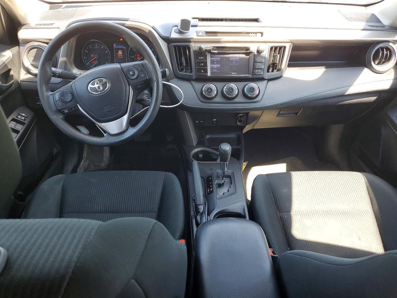2018 TOYOTA RAV4 LE — Фото 8 из 14