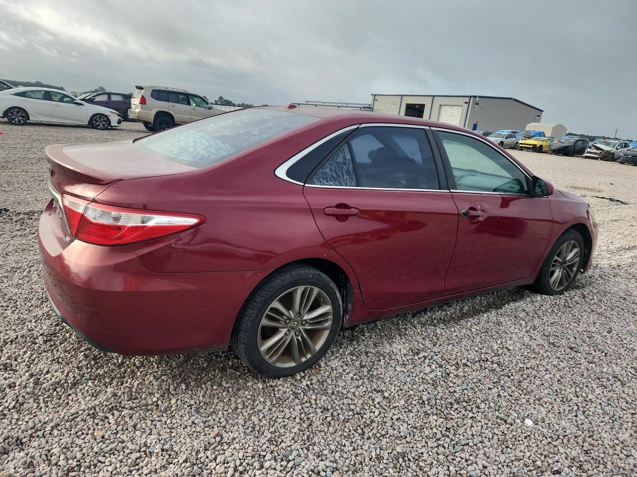 2015 TOYOTA CAMRY SE — Фото 3 из 12