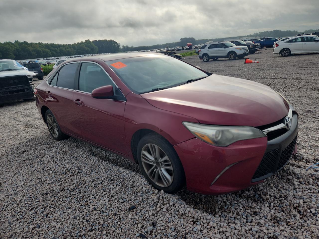 2015 TOYOTA CAMRY SE — Фото 4 из 12