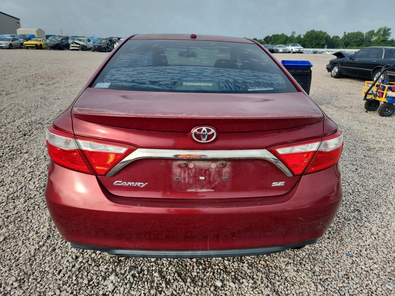 2015 TOYOTA CAMRY SE — Фото 6 из 12