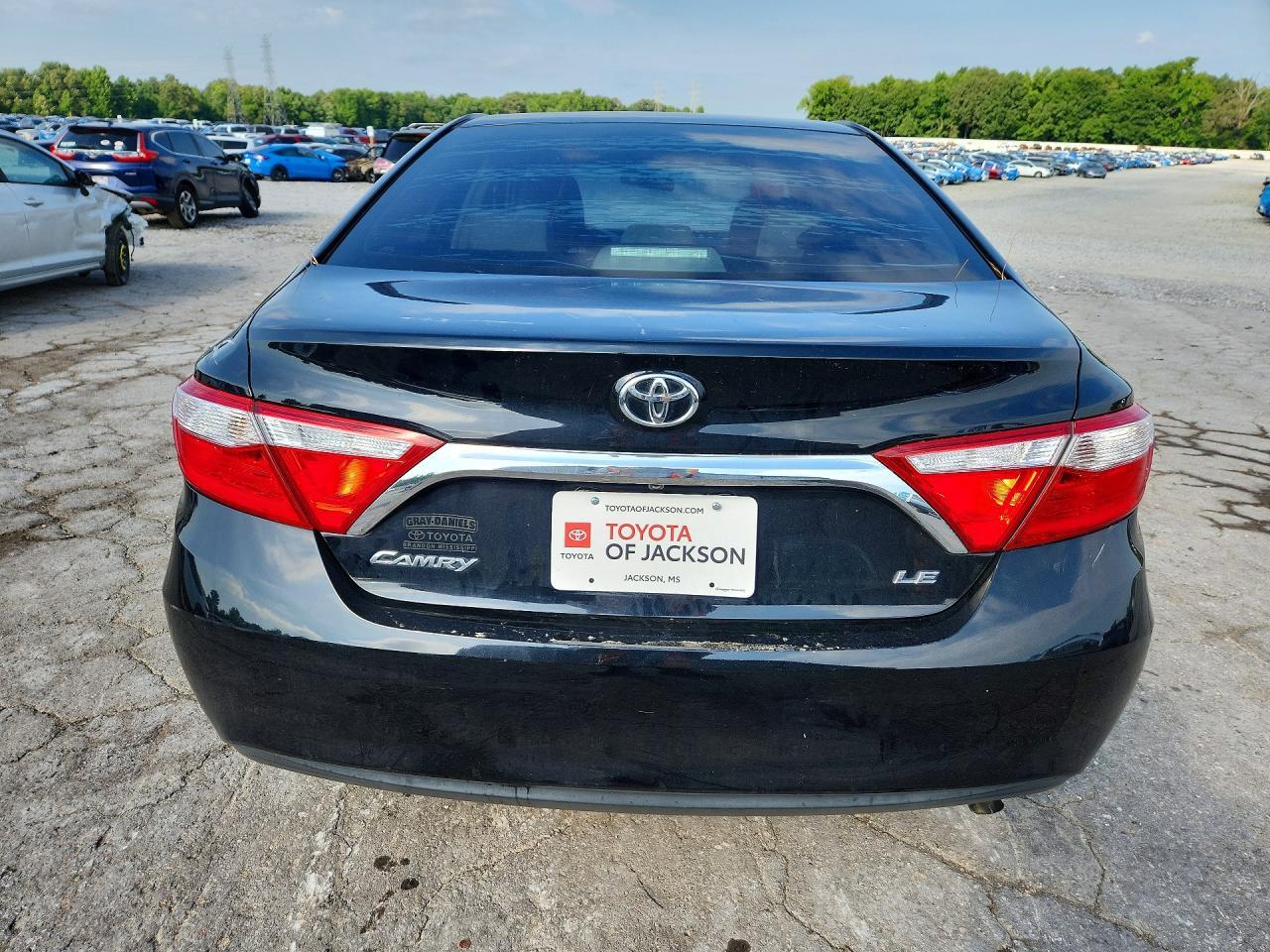 2015 TOYOTA CAMRY LE — Фото 6 из 12