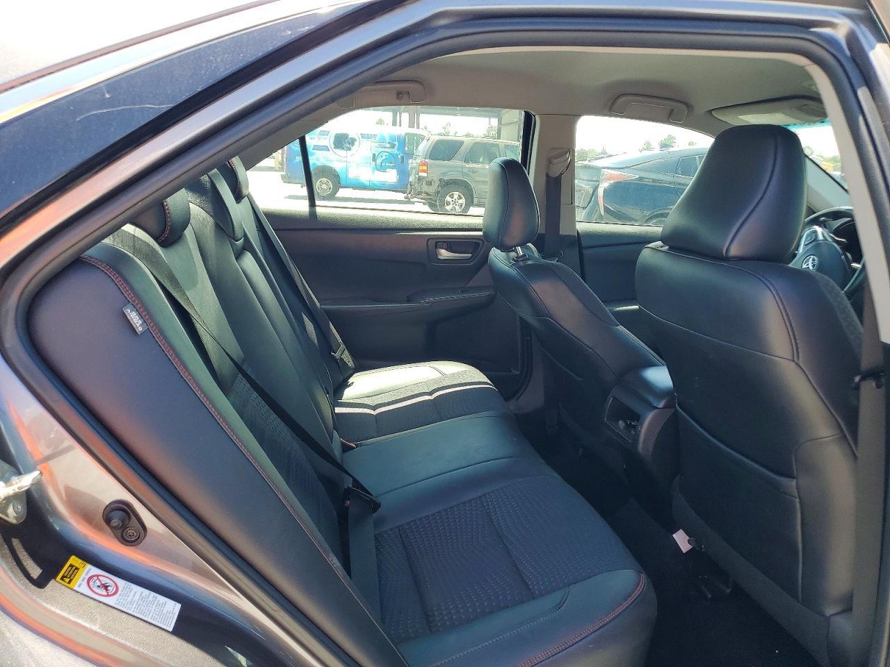 2015 TOYOTA CAMRY SE — Фото 10 из 12
