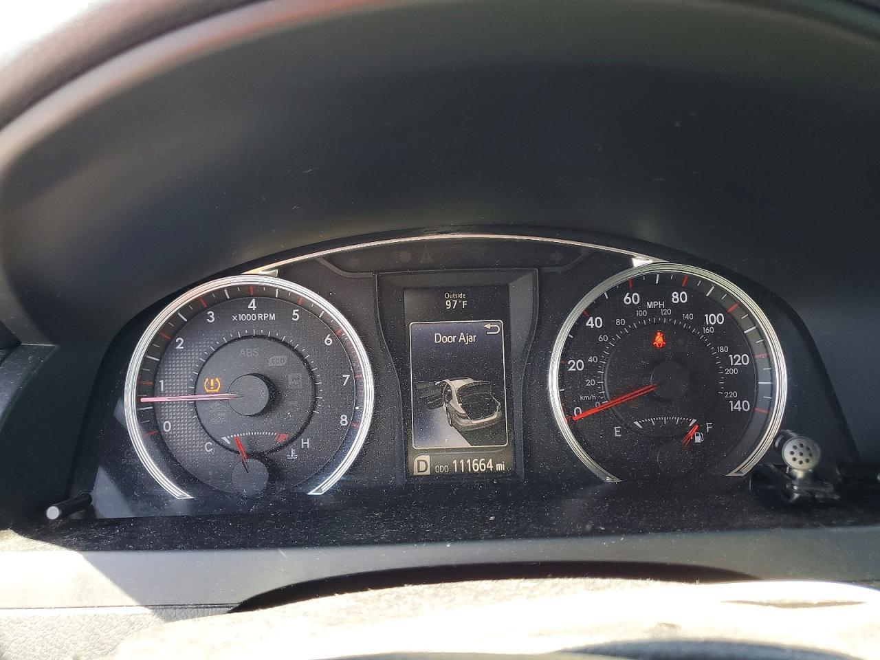 2015 TOYOTA CAMRY SE — Фото 9 из 12