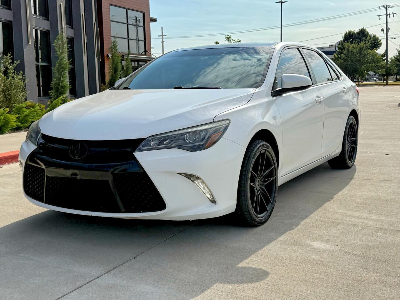 2015 TOYOTA CAMRY XSE V6 — Фото 2 из 10