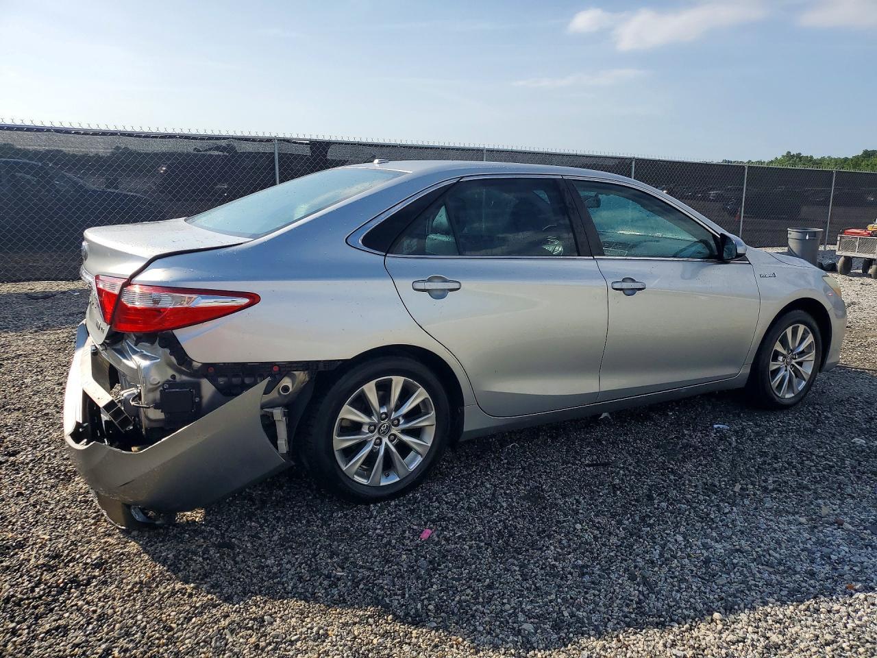 2015 TOYOTA CAMRY HYBRID XLE — Фото 3 из 12