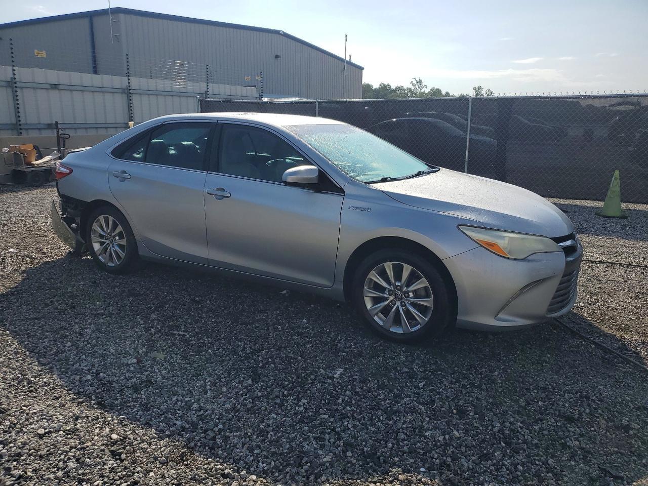2015 TOYOTA CAMRY HYBRID XLE — Фото 4 из 12