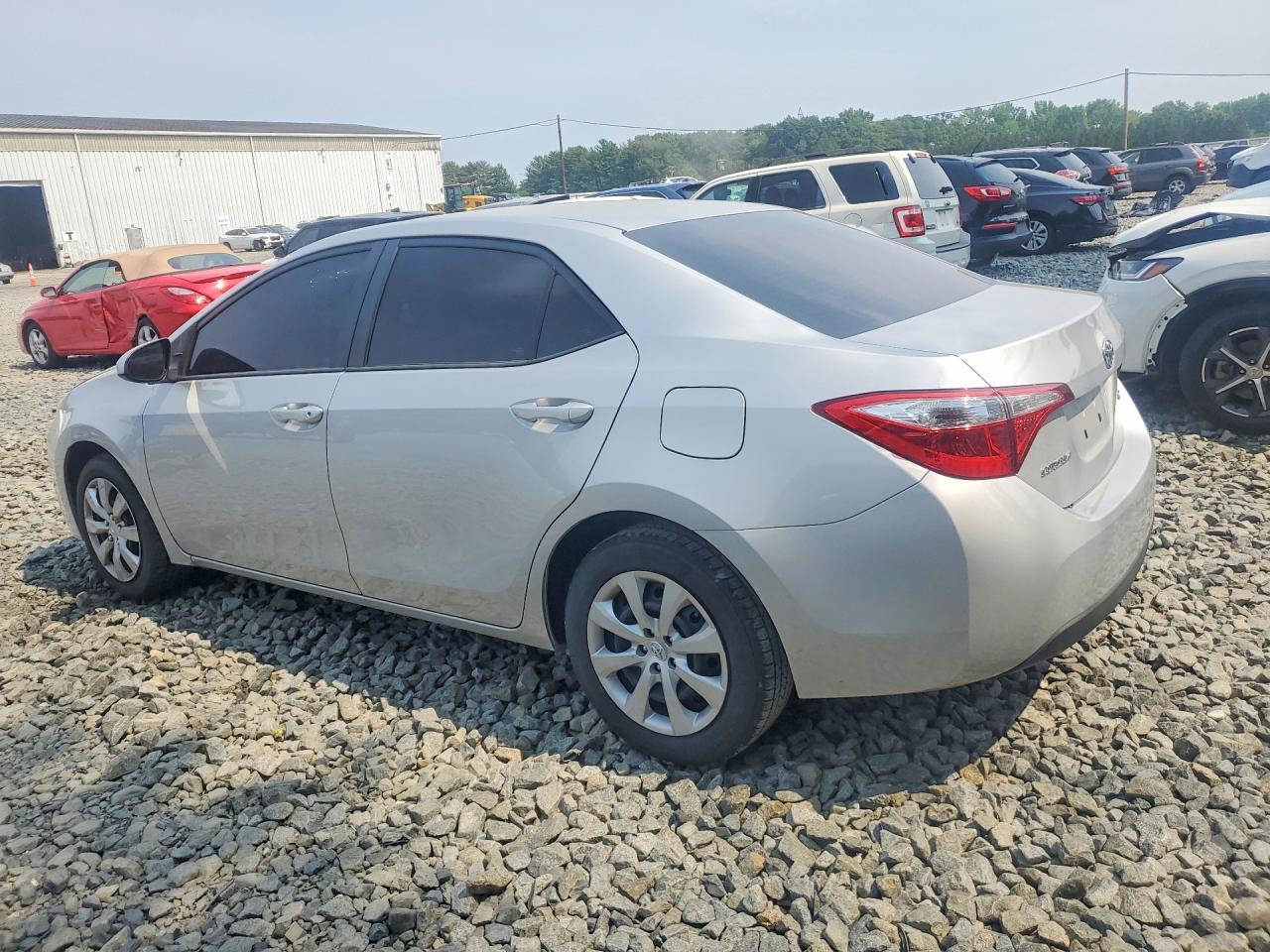 2015 TOYOTA COROLLA LE — Фото 2 из 12
