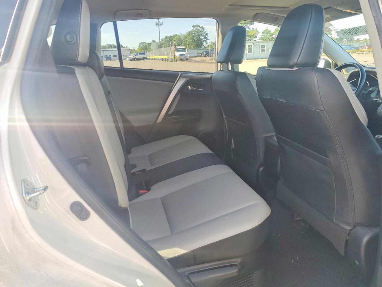 2018 TOYOTA RAV4 HV LIMITED — Фото 11 из 13