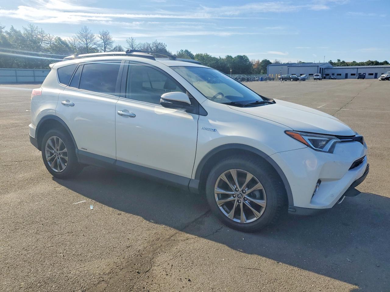 2018 TOYOTA RAV4 HV LIMITED — Фото 4 из 13