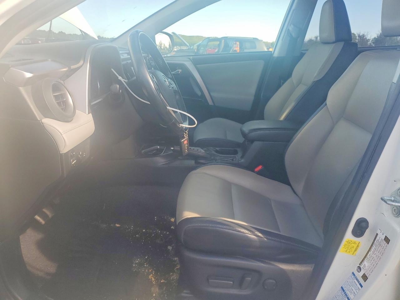 2018 TOYOTA RAV4 HV LIMITED — Фото 7 из 13