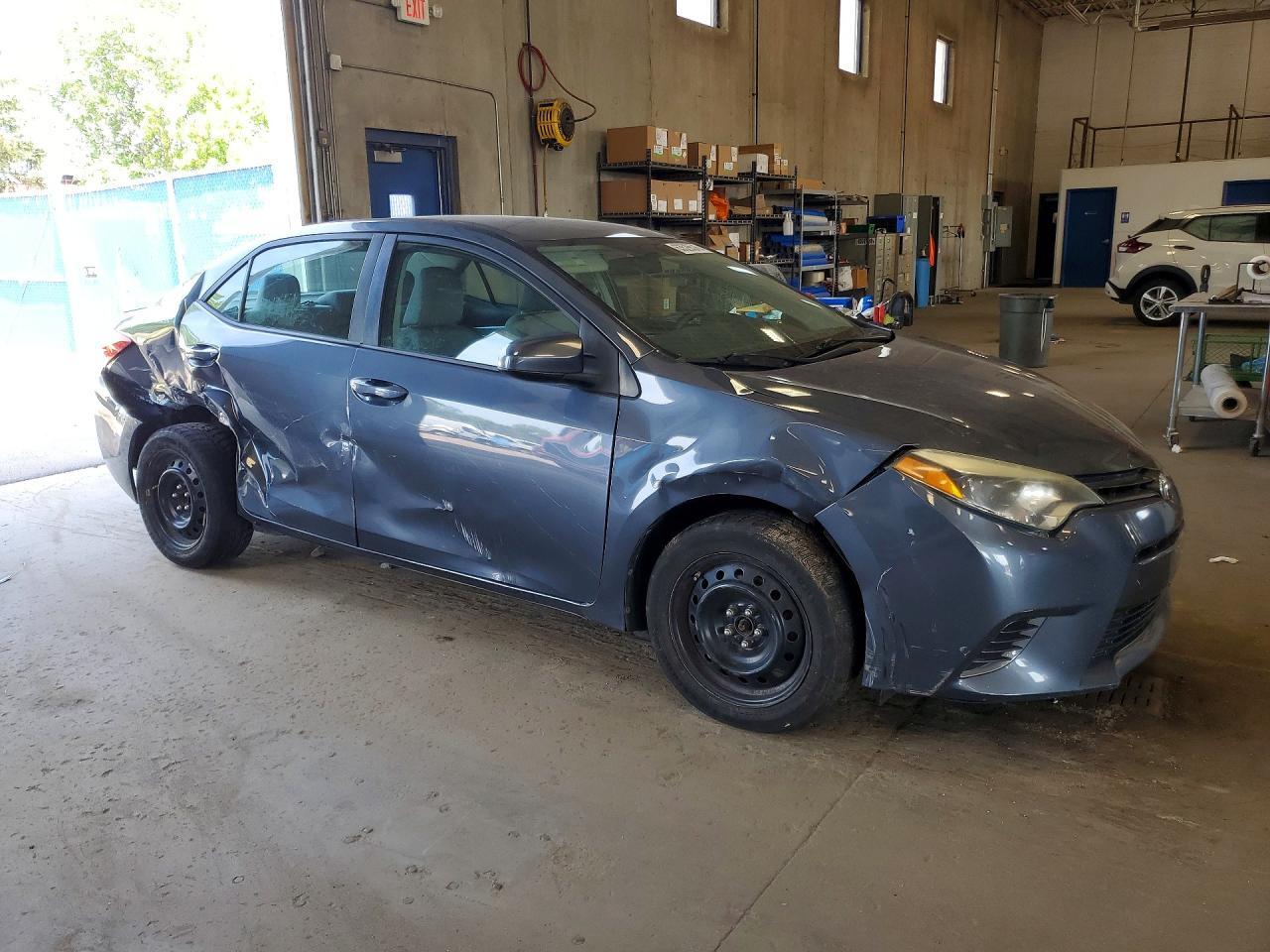 2015 TOYOTA COROLLA LE — Фото 4 из 12