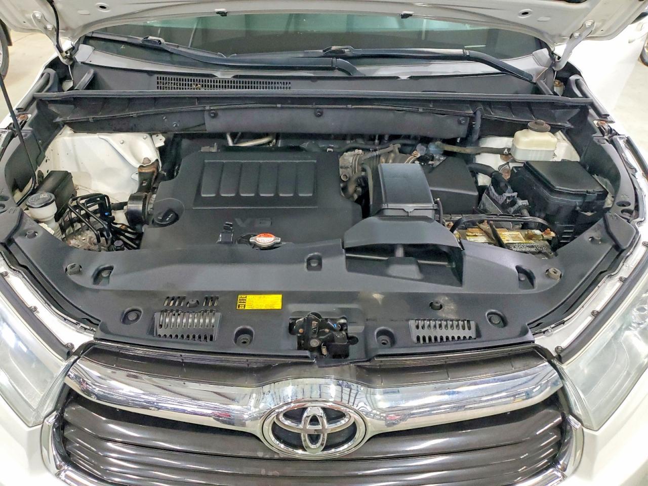 5TDBKRFHXFS211474 2015 TOYOTA HIGHLANDER photo no. 12