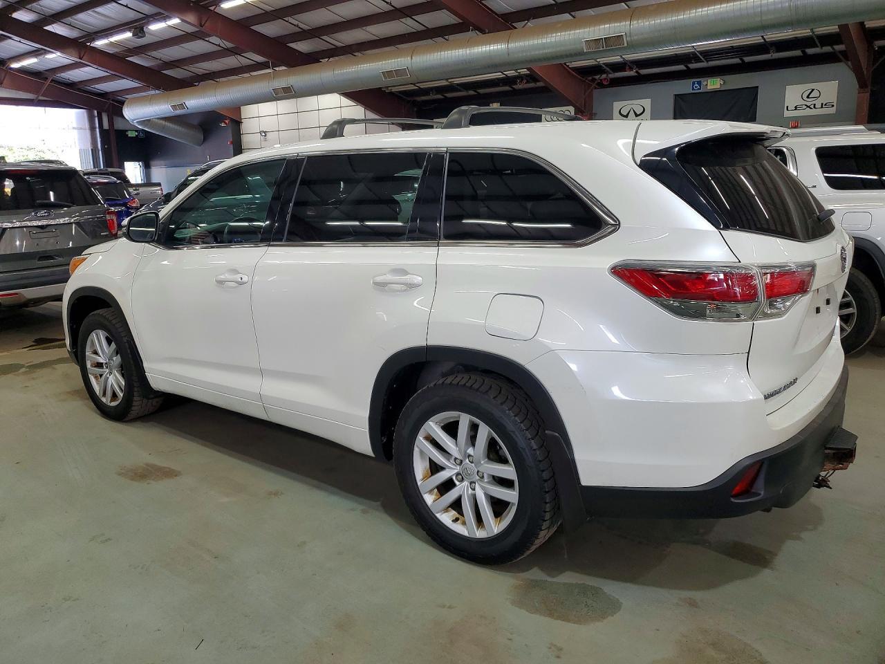 5TDBKRFHXFS211474 2015 TOYOTA HIGHLANDER photo no. 2