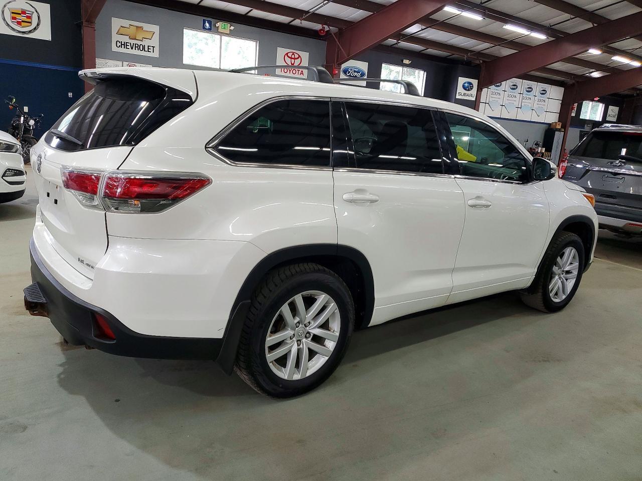 5TDBKRFHXFS211474 2015 TOYOTA HIGHLANDER photo no. 3